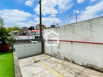 Departamento en Planta Baja en Venta en Portón de las Lomas, Guayaquil