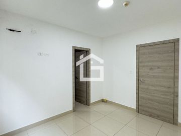 Departamento en Planta Baja en Venta en Portón de las Lomas, Guayaquil
