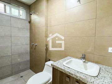 Departamento en Planta Baja en Venta en Portón de las Lomas, Guayaquil