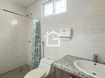 Departamento en Planta Baja en Venta en Portón de las Lomas, Guayaquil