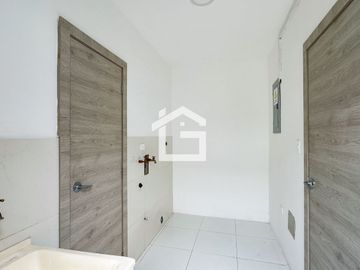 Departamento en Planta Baja en Venta en Portón de las Lomas, Guayaquil