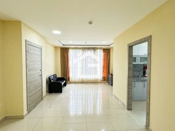 Departamento en Planta Baja en Venta en Portón de las Lomas, Guayaquil