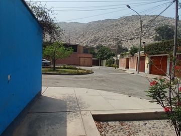 VENTA DE CASA DE CAMPO COMO TERRENO EN CHACLACAYO AT 1079MW