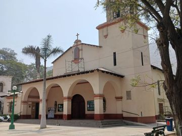 VENTA DE CASA DE CAMPO COMO TERRENO EN CHACLACAYO AT 1079MW
