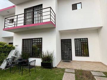SE VENDE CASA 🏡 EN FRAC BUGAMBILIAS, COL CUAUTLIXCO CUAUTLA MORELOS.
