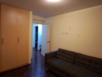 ¡ SE VENDE ACOGEDOR DEPARTAMENTO EN PRIMER PISO EN URB. LAS HORTENCIAS DE CALIFORNIA ! ( MPELAEZ).