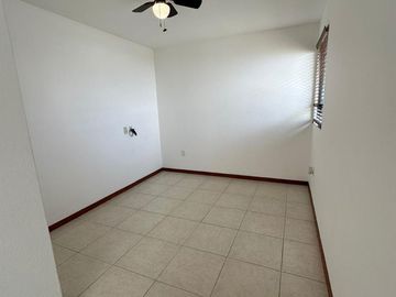 VENTA CASA CUMBRES DE LAGO JURIQUILLA CONDOMINIO CON ALBERCA