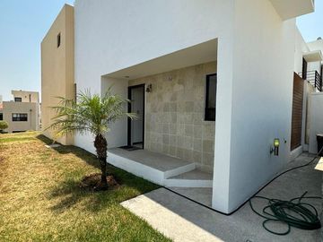 VENTA CASA CUMBRES DE LAGO JURIQUILLA CONDOMINIO CON ALBERCA