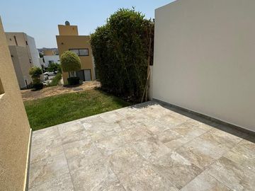 VENTA CASA CUMBRES DE LAGO JURIQUILLA CONDOMINIO CON ALBERCA