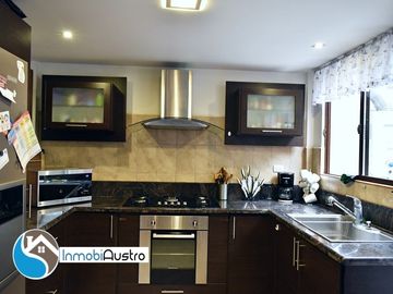 Challuabamba, Venta de Casa en Prestigiosa Urbanización
