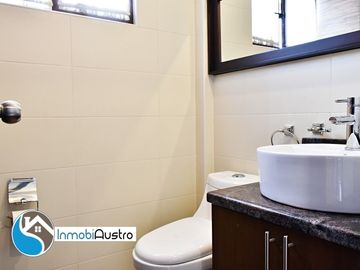 Challuabamba, Venta de Casa en Prestigiosa Urbanización