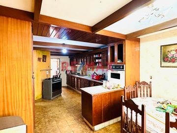Alquilo Hermosa Casa De 300 M2, En La Urb. Santa Victoria, Chiclayo.(L.GUEVARA)