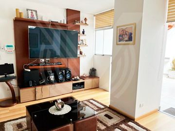 AMPLIO Y LINDO DUPLEX  EN MAGDALENA DEL MAR (300M2)