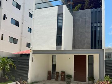 CASA EN VENTA EN CANCÚN, RESIDENCIAL RIOJA