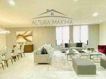 Lujosa Residencia en Venta Puerta Las Lomas Zona Andares Zapopan