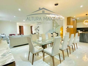 Lujosa Residencia en Venta Puerta Las Lomas Zona Andares Zapopan