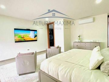 Lujosa Residencia en Venta Puerta Las Lomas Zona Andares Zapopan