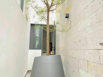 Lujosa Residencia en Venta Puerta Las Lomas Zona Andares Zapopan