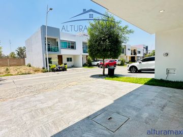 Casa Nueva en Venta Solares Zapopan