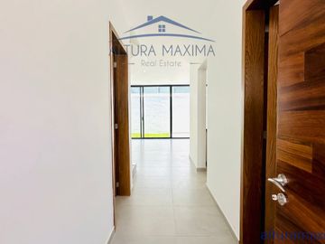 Casa Nueva en Venta Solares Zapopan