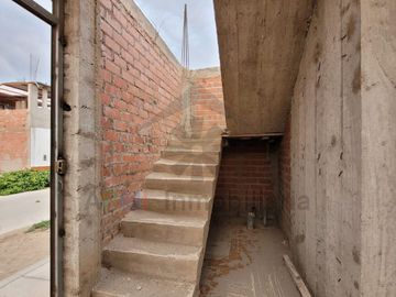 REMATE DE CASA EN URBANIZACIÓN LOS SAUCES AL COSTADO DE LA UNIVERSIDAD SIPÁN