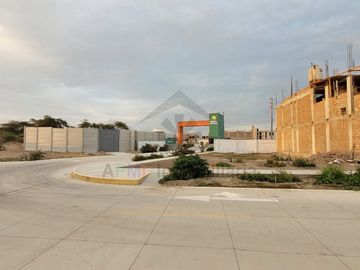 REMATE DE CASA EN URBANIZACIÓN LOS SAUCES AL COSTADO DE LA UNIVERSIDAD SIPÁN