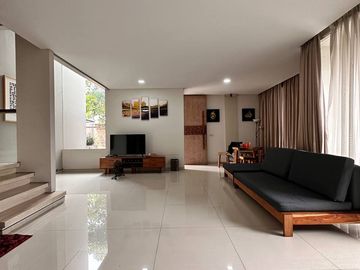 Rumah Cipayung Dekat Tol,SIAP HUNI Mewah 2 LANTAI HArga Murah Jaktim Jakarta Timur ARR62 Jual Dijual