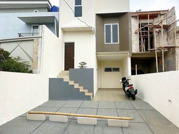 Rumah Split Level, Cilangkap Jaktim, Baru Mewah Harga Murah, Kota Jakarta Timur (ARR131) Jual Dijual