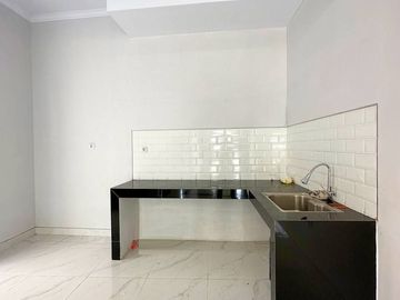 Rumah Srengseng Sawah Jagakarsa Jaksel, Baru 2 LANTAI, Murah, Kota Jakarta Selatan (ARR) Jual Dijual