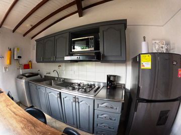 ALQUILER DE APARTAMENTO AMOBLADO EN EL BULEBAR DE LA 70 EN LAURELES