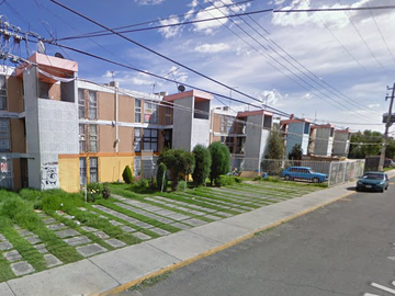 Hermosa y amplia casa con excelentes acabados y todas las comodidades que soñaste.