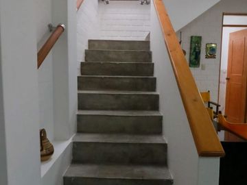VENDO CASA EN ESQUINA PARA FAMILIA O INVERSIONISTA