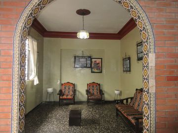 OCASIÓN LA VICTORIA PROL. HUAMANGA EDIFICIO 5 PISOS MÁS AZOTEA  38 HAB. PRECIO NEGOCIABLE !