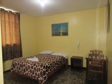 OCASIÓN LA VICTORIA PROL. HUAMANGA EDIFICIO 5 PISOS MÁS AZOTEA  38 HAB. PRECIO NEGOCIABLE !