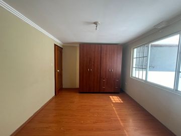 CASA DE TRES DEPARTAMENTOS EN VENTA SECTOR MUÑECAS DE PIEDRA