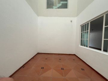 CASA DE TRES DEPARTAMENTOS EN VENTA SECTOR MUÑECAS DE PIEDRA
