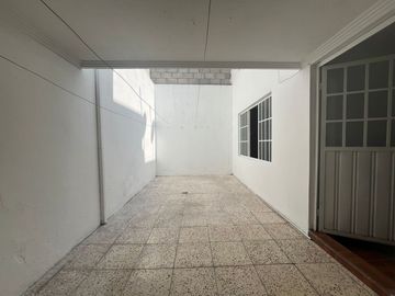 CASA DE TRES DEPARTAMENTOS EN VENTA SECTOR MUÑECAS DE PIEDRA