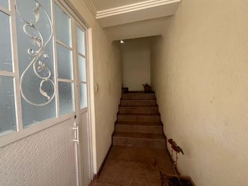CASA DE TRES DEPARTAMENTOS EN VENTA SECTOR MUÑECAS DE PIEDRA