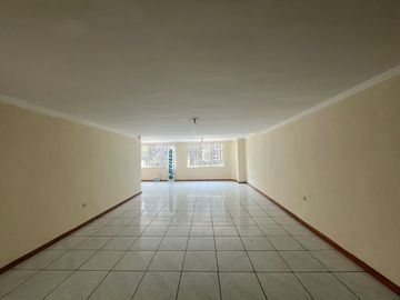 CASA DE TRES DEPARTAMENTOS EN VENTA SECTOR MUÑECAS DE PIEDRA