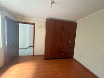 CASA DE TRES DEPARTAMENTOS EN VENTA SECTOR MUÑECAS DE PIEDRA