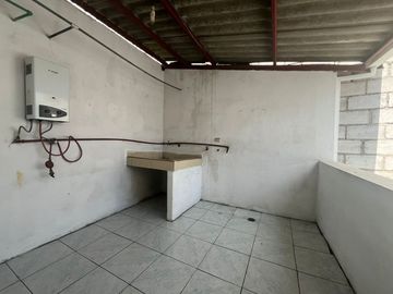CASA DE TRES DEPARTAMENTOS EN VENTA SECTOR MUÑECAS DE PIEDRA