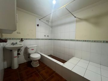 CASA DE TRES DEPARTAMENTOS EN VENTA SECTOR MUÑECAS DE PIEDRA