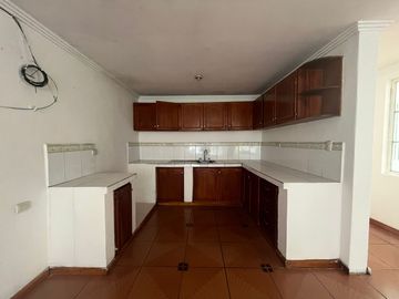 CASA DE TRES DEPARTAMENTOS EN VENTA SECTOR MUÑECAS DE PIEDRA