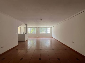 CASA DE TRES DEPARTAMENTOS EN VENTA SECTOR MUÑECAS DE PIEDRA