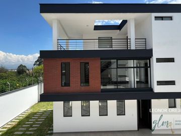 VENDO CASA NUEVA, CONJUNTO EXCLUSIVO - SANGOLQUI - VALLE DE LOS CHILLOS