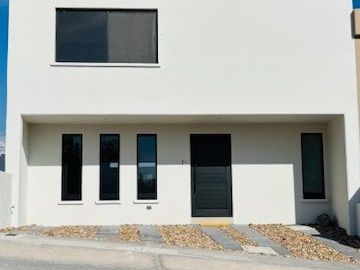 Casa Nueva en Venta de Autor en Zaru con Privacidad Total y Vista Espectacular