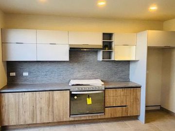 Casa Nueva en Venta de Autor en Zaru con Privacidad Total y Vista Espectacular