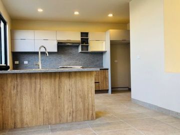 Casa Nueva en Venta de Autor en Zaru con Privacidad Total y Vista Espectacular