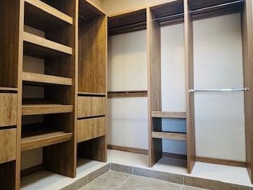 Casa Nueva en Venta de Autor en Zaru con Privacidad Total y Vista Espectacular