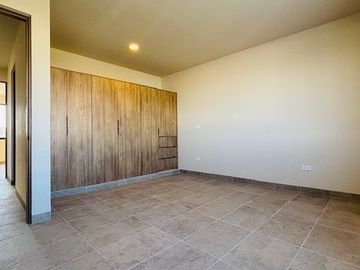 Casa Nueva en Venta de Autor en Zaru con Privacidad Total y Vista Espectacular
